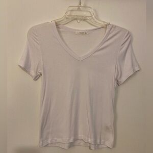White v neck t shirt